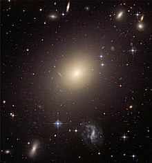 Olbrzymia galaktyka eliptyczna ESO 325-G004