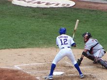 Alfonso Soriano v tradicionalnem pokrivalu (oblačilo, ki ga nosijo moški in pokriva telo od pasu navzdol)