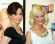Fey con Amy Poehler alla prima di Baby Mama a New York.