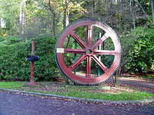 Toothed pinion and gear wheel for driving the pulley of a funicular railway (Merkurbergbahn); arrow-toothed spur gears that were in use for about 50 years.