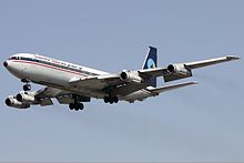 Saha Airlines Boeing 707 atterraggio a Teheran-Mehrabad nel 2011. Saha Airlines è l'ultima compagnia aerea che utilizza il 707.