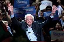 Sanders la o adunare municipală în Phoenix, Arizona, în iulie 2015  