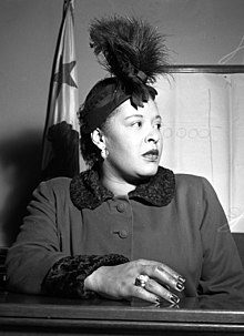Billie Holiday u soudu na konci roku 1949. Byla obviněna z držení opia, přestože patřilo jejímu příteli.