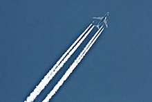 Боинг 747 оставляет контратаку. Часто теоретики заговора говорят, что эти противопоказания - химчистки.