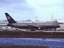 L'aereo dirottato all'aeroporto internazionale di San Francisco nel 1999.