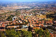Vista su un posto chiamato Borgo Maggiore