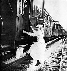 Red Cross train with wounded French soldiers, 1917