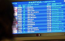 Lentoaseman lentotietojärjestelmä, joka näyttää viivästyneet lennot CINDACTA I:n laitevian jälkeen.
