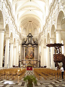 De Sint-Walburgakerk, gebouwd in 1641, was de Jezuïetenkerk van Brugge.