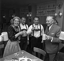 Bavarian Prime Minister Hans Ehard (right) in 1962 at the State Representation in Bonn