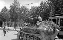 Deutsche motorisierte Infanterie im Westen, in einem Sd.Kfz reitend. 251 Halbkettenfahrzeug