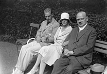 Stresemann im September 1929, kurz vor seinem Tod, mit seiner Frau Käthe und seinem Sohn Wolfgang