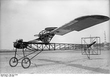 Model of the Zaschka helicopter from 1928. The connection of the rotor blades with two flywheels ensures a stable autorotation landing.
