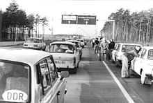 Viajeros de Alemania del Este de camino a Alemania Occidental, 12 de noviembre de 1989