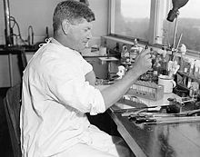 Frank Macfarlane Burnet, 1960  