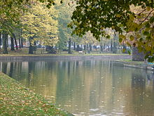 the canalized river Deûle. It flows around the citadel of Lille