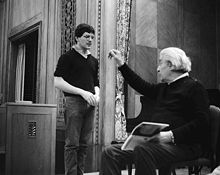 Sergiu Celibidache dando una clase de dirección en el Instituto Curtis en 1984  