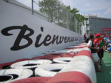 Lo slogan Bienvenue au Québec sul Muro dei Campioni