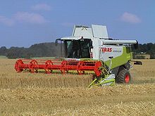 Zbiór owsa w kombajnie Claas lexion 570 z zamkniętą, klimatyzowaną kabiną, młocarnią rotacyjną i sterowanym laserowo układem hydraulicznym