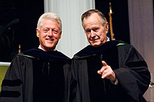 Bush s Billem Clintonem v roce 2006