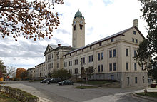Grant Hall, Fort Leavenworthin päämaja ja symboli.