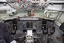 737-300:n ohjaamo  