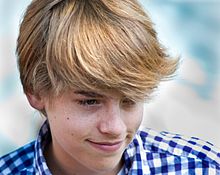 Cole Sprouse na Velikonoční koulení vajec v Bílém domě v roce 2010