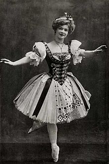 Adeline Genée i rollen som Swanhilda