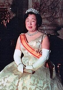 Huwelijksfoto van de Japanse kroonprins en kroonprinses in 1959  