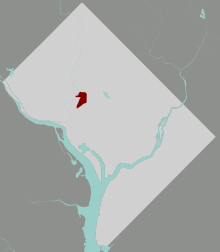 Mapa Waszyngtonu, D.C., z Adams Morganem zaznaczonym na bordowo.