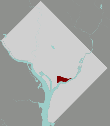 Mapa Waszyngtonu, D.C., z zaznaczonym po bordowemu Navy Yardem. &nbsp; 