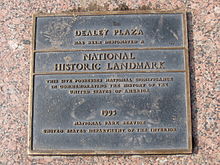 Nacionalinio istorinio paminklo lentelė Dealey Plaza, Dalasas, Teksasas.