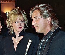 En la gala benéfica de la APLA de 1990 con Don Johnson
