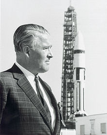Von Braun před raketou