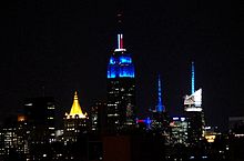 Empire State Building värjäytyi siniseksi, kun Obaman sanottiin voittaneen vaalit.  