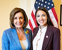 Ocasio-Cortez z przewodniczącą Nancy Pelosi, czerwiec 2019 r.