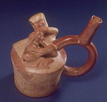Una jarra moche que muestra el sexo oral  