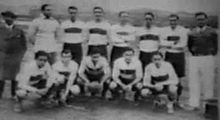 Zespół pozuje w Europie podczas tournee w 1931 roku.