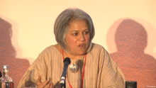 Gita Sahgal puhui Lontoossa vuonna 2017.