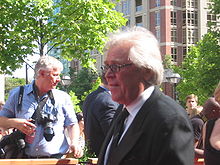 Glen Sather, uveden v roce 1997.