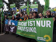 Protesta anti-nucleare nei pressi del centro di smaltimento delle scorie nucleari di Gorleben, nel nord della Germania, 2008.