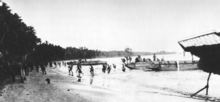 Carlsons angribere går i land ved Aola Bay den 4. november  