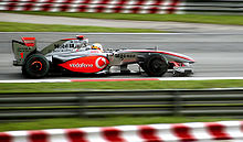 Hamilton fährt für McLaren beim Großen Preis von Malaysia 2009.