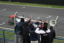 Hamilton hatte 2008 während der Vorsaisontests viele Hänseleien, die 2010 in kleinem Maßstab fortgesetzt werden (Bild 2010)