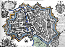 Hannover in 1745 as a star-shaped fortified city with redoubts, bastions and moats. West of the Leine lies the included Calenberger Neustadt.