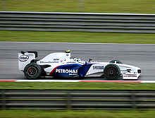 V neúspěšném posledním roce pro BMW získal Nick Heidfeld první ze dvou umístění na stupních vítězů během sezony ve Velké ceně Malajsie.