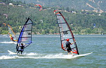 Windsurfen op Columbia River, Oregon.