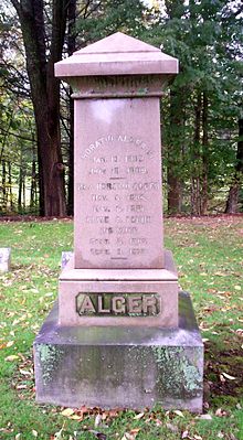 Nagrobek Algera na cmentarzu w Glenwood, South Natick, Massachusetts.