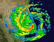 Snímek NEXRAD, na kterém Erika dosahuje pevniny na severovýchodě Mexika.