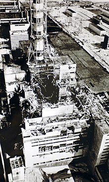 Die zerstörte Einheit 4 in Tschernobyl, die kurz nach der Explosion aufgenommen wurde
